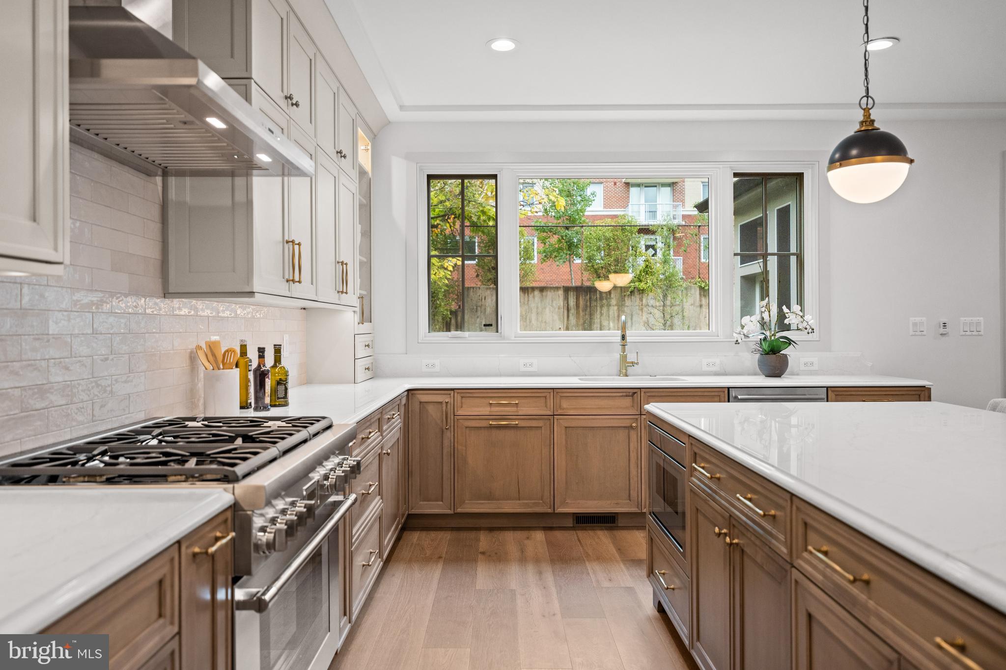 MAYWOOD - Residential