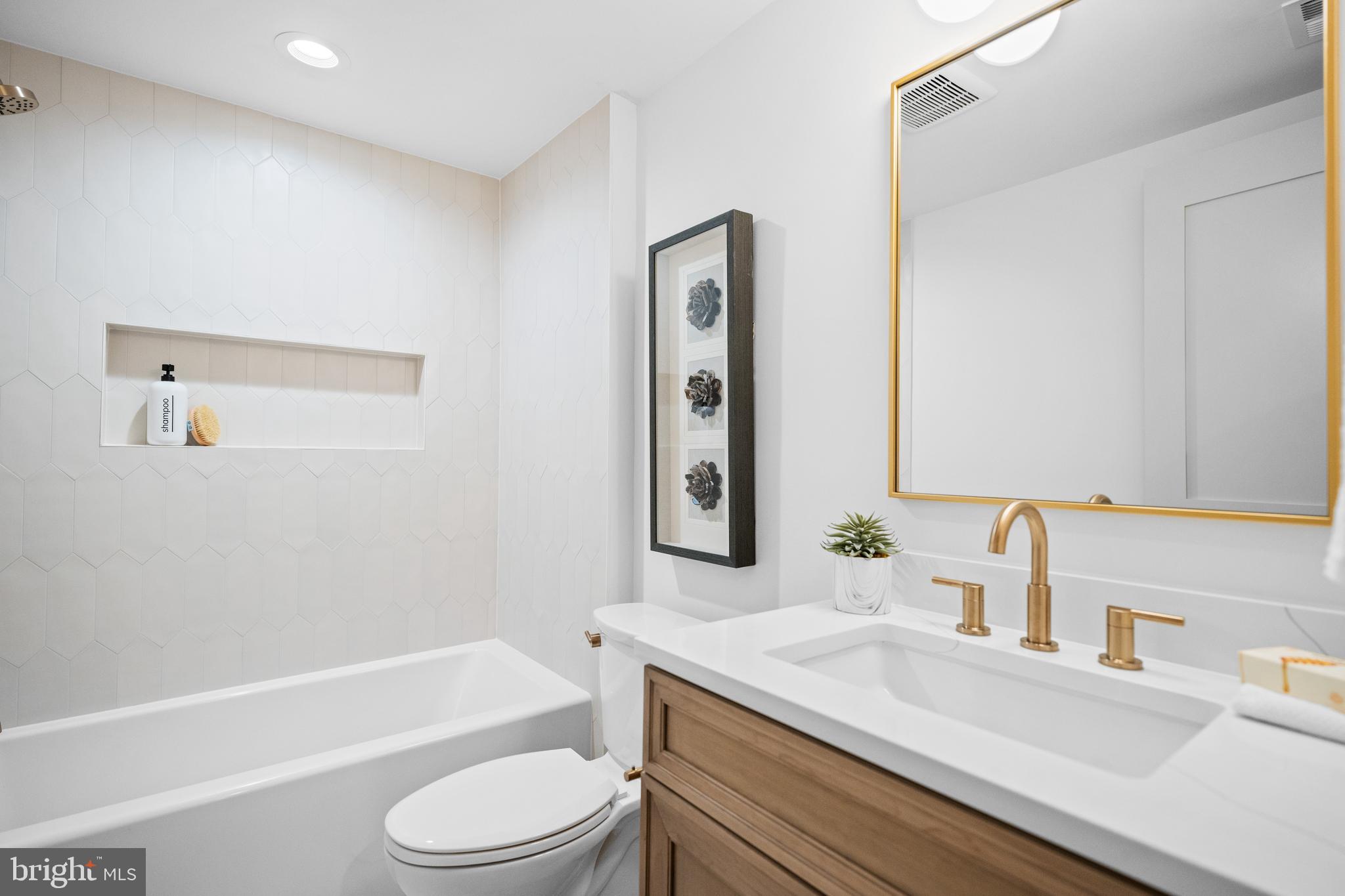 MAYWOOD - Residential