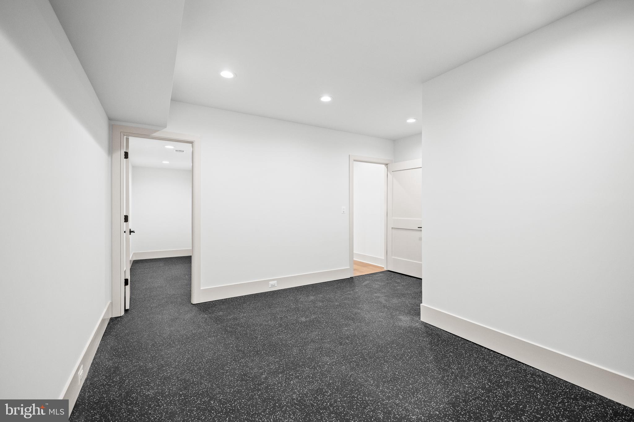 MAYWOOD - Residential