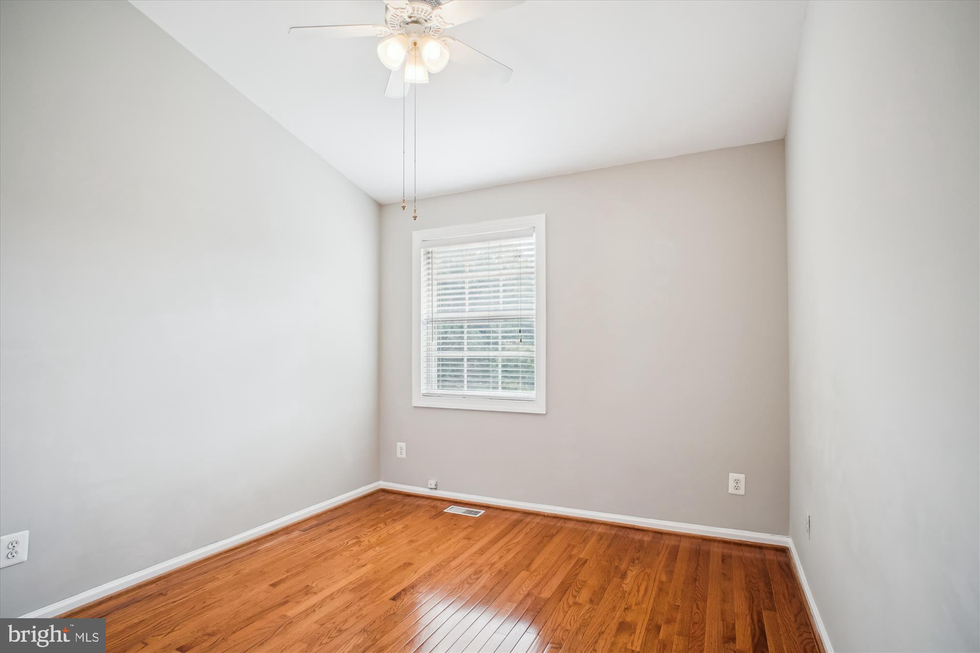 VILLAGE OF MOUNT AIR - Residential Lease