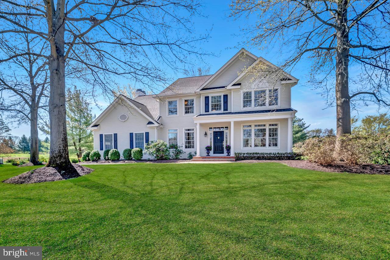 5 PEBBLE BEACH COURT