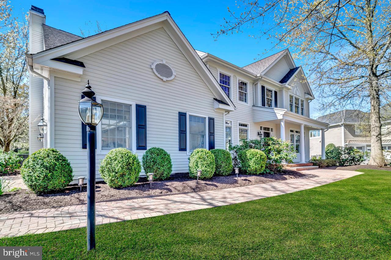5 PEBBLE BEACH COURT