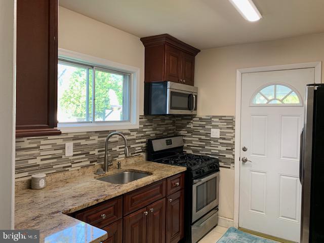 WESTVIEW PARK - Residential Lease