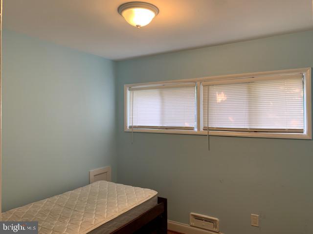 WESTVIEW PARK - Residential Lease