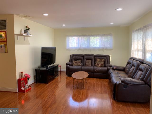 WESTVIEW PARK - Residential Lease