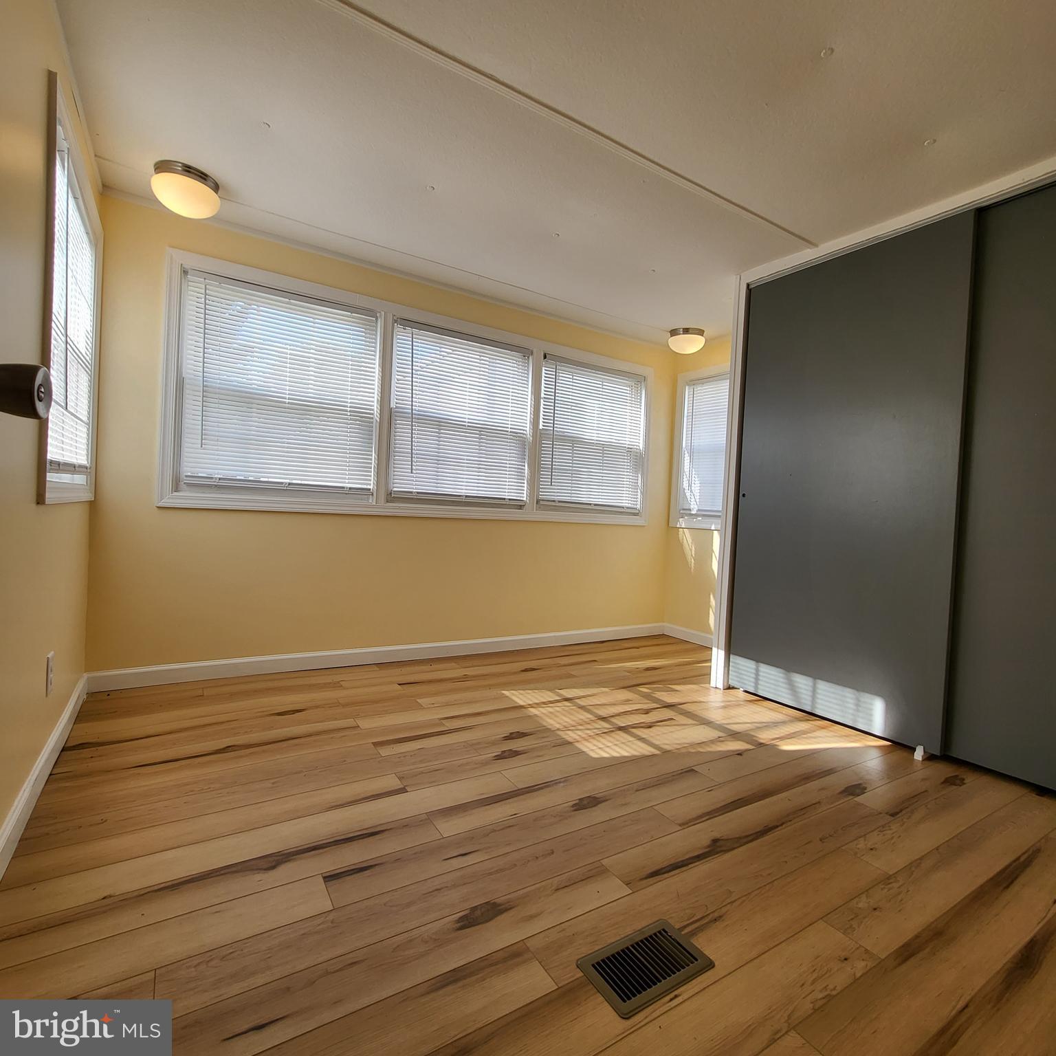 RIVERSIDE - Residential