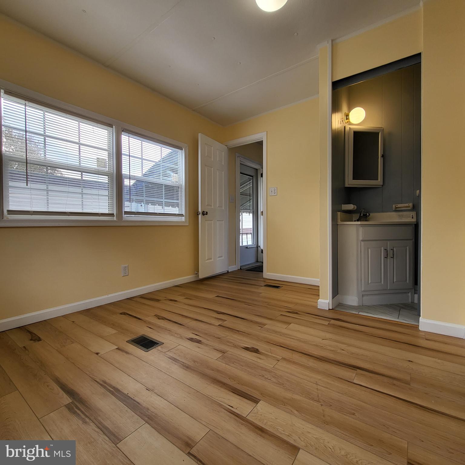 RIVERSIDE - Residential