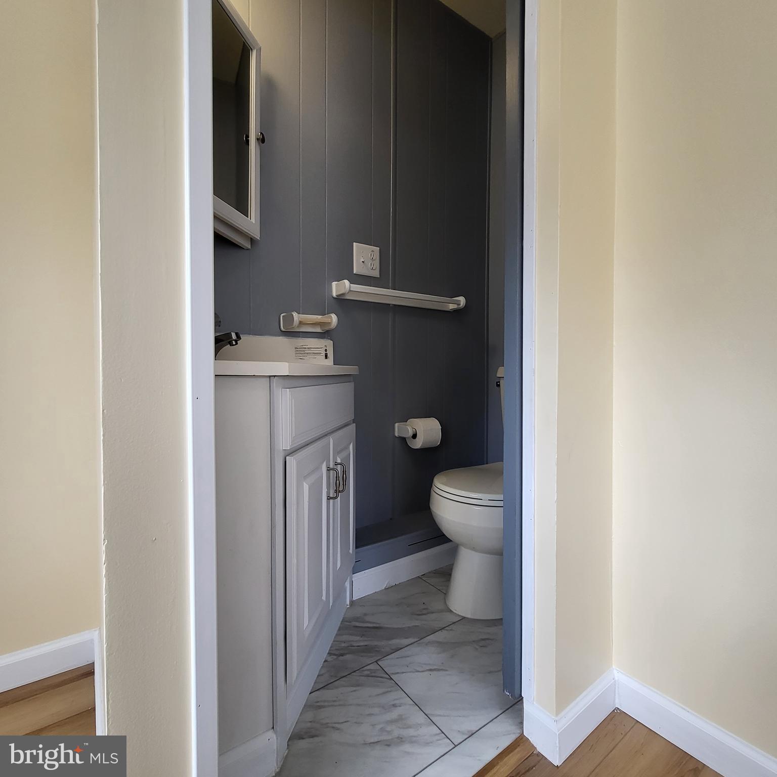 151 ROOSEVELT AVENUE C6