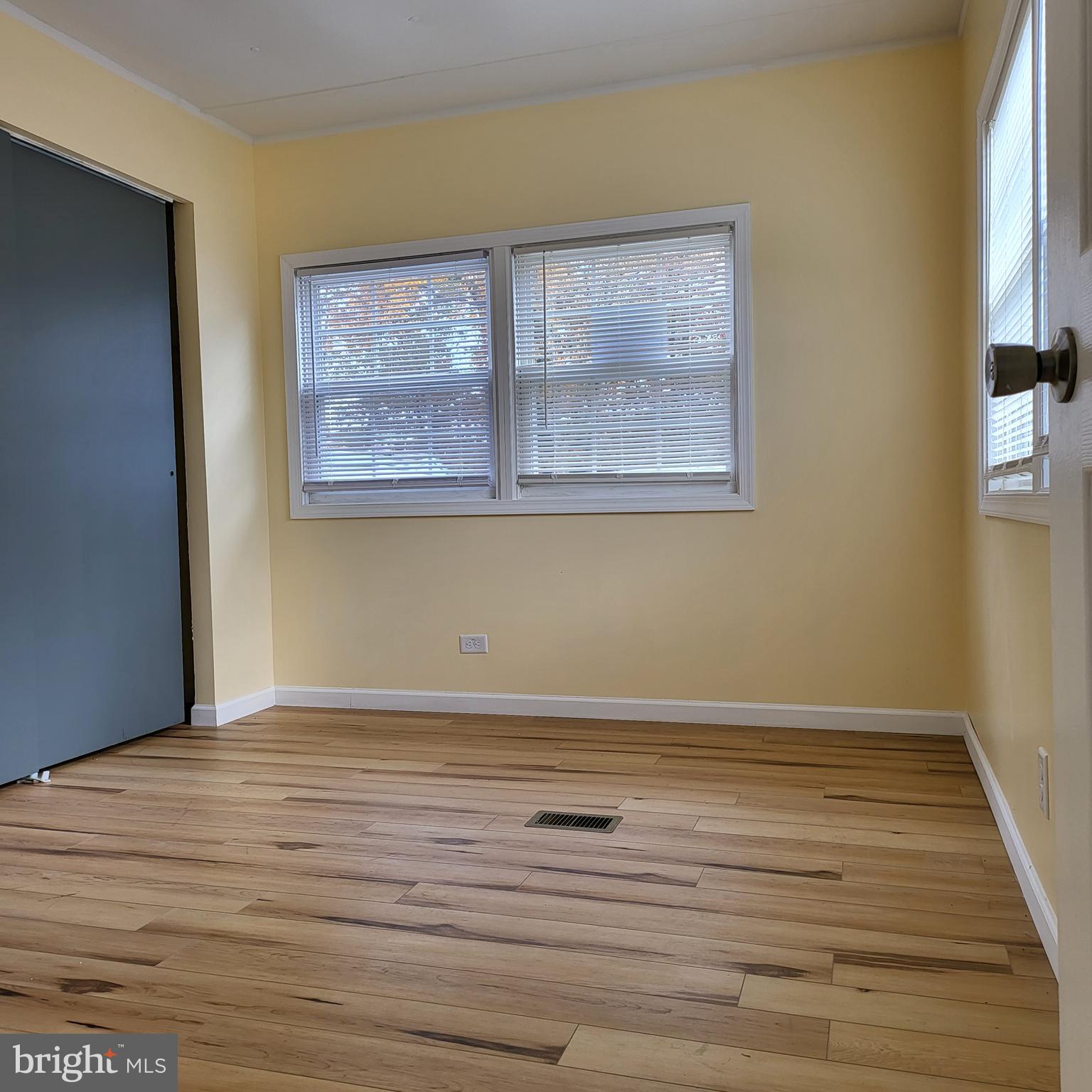 151 ROOSEVELT AVENUE C6