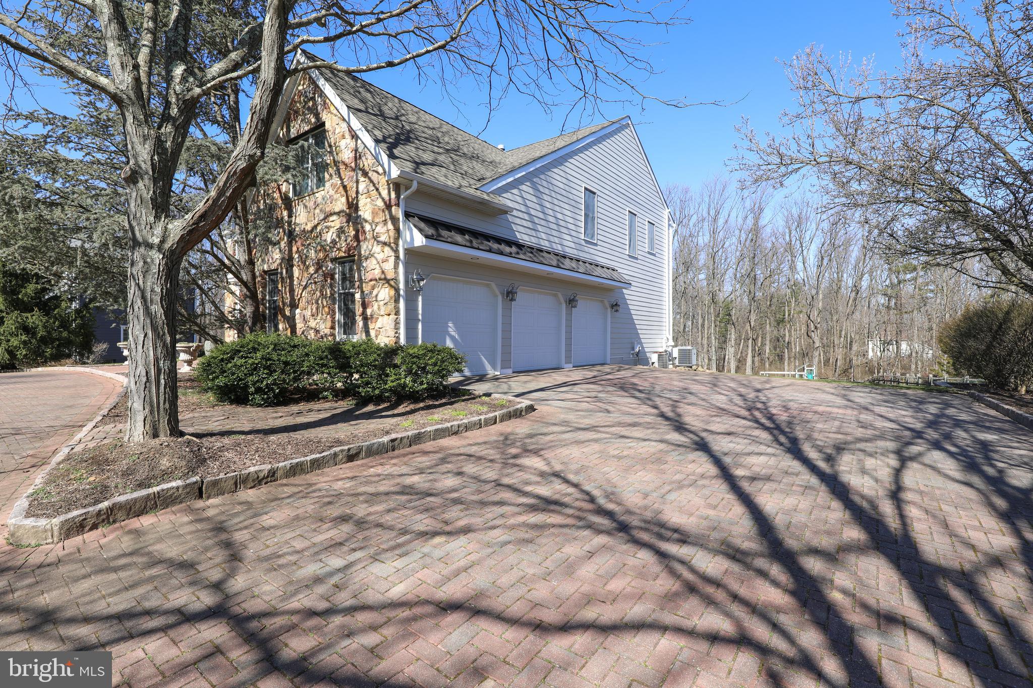 OAKS OF BUCKINGHAM - Residential