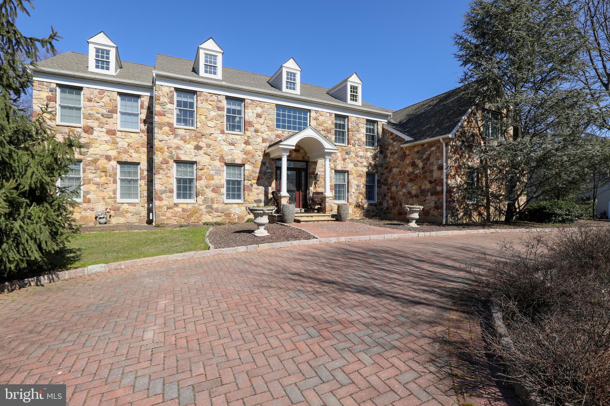 OAKS OF BUCKINGHAM - Residential