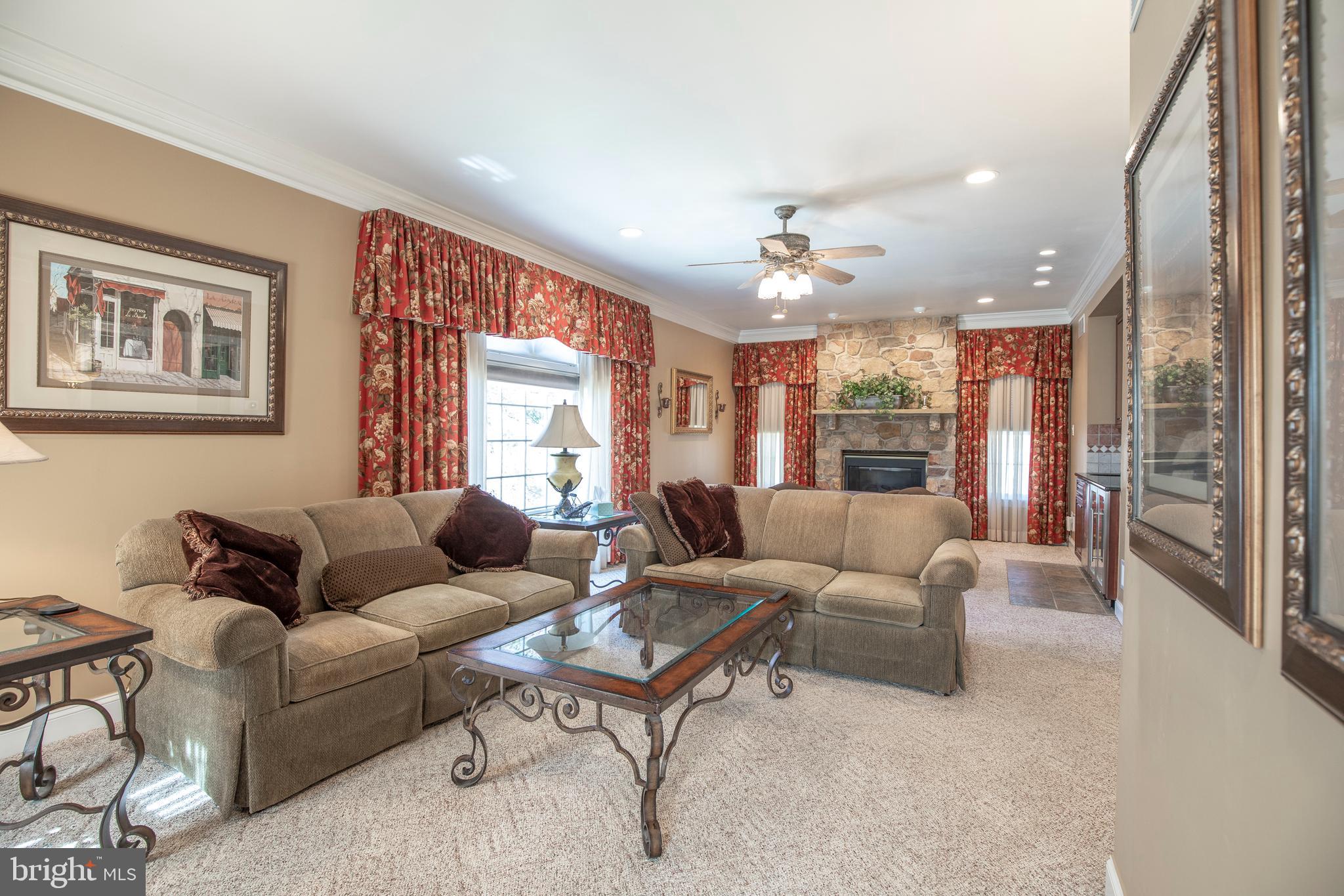 OAKS OF BUCKINGHAM - Residential