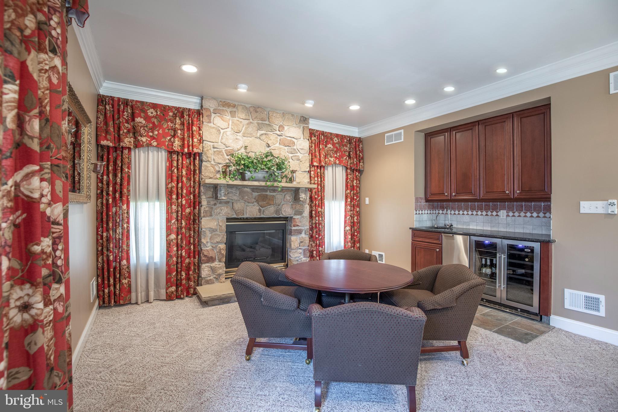 OAKS OF BUCKINGHAM - Residential