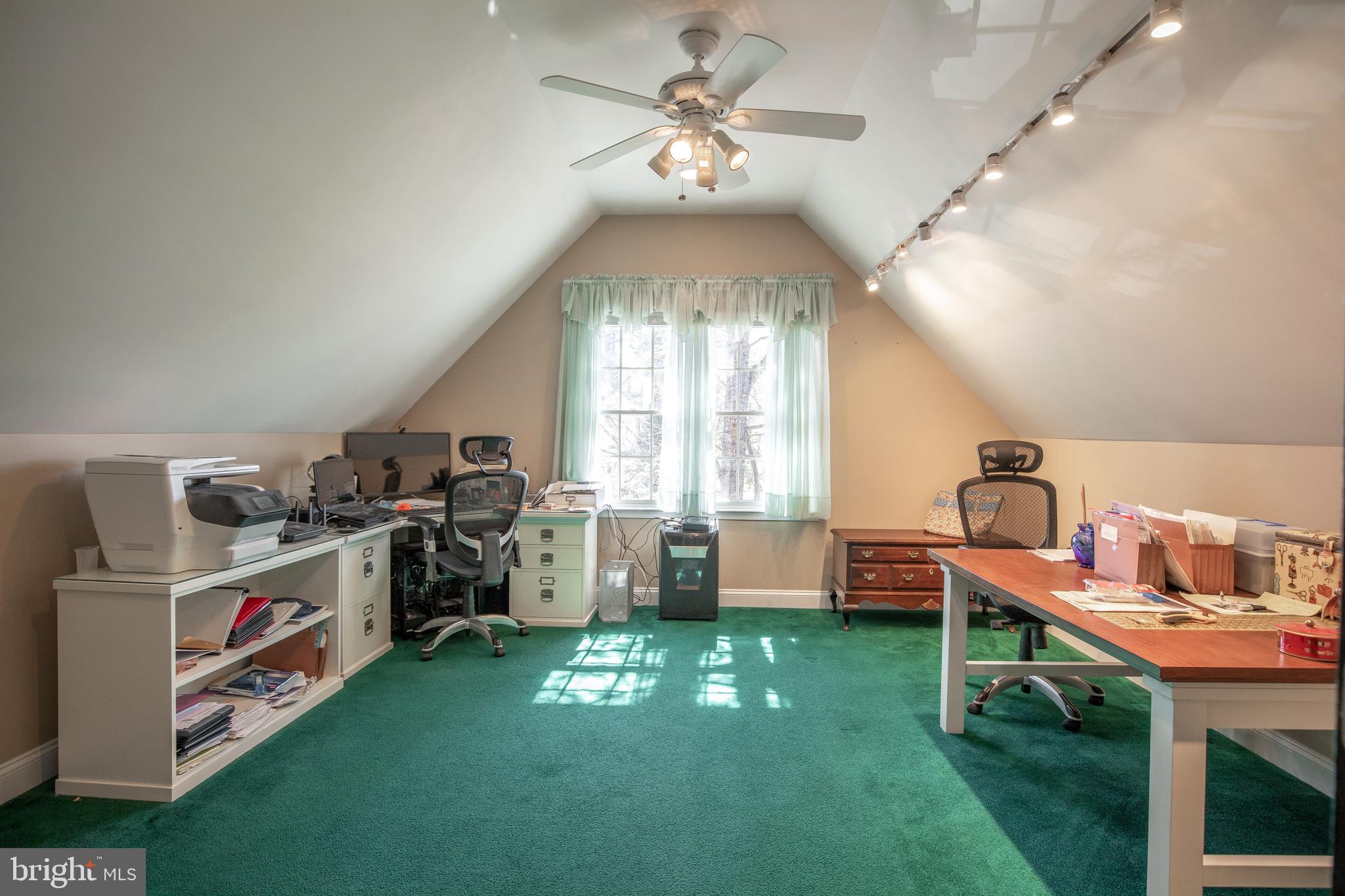 OAKS OF BUCKINGHAM - Residential