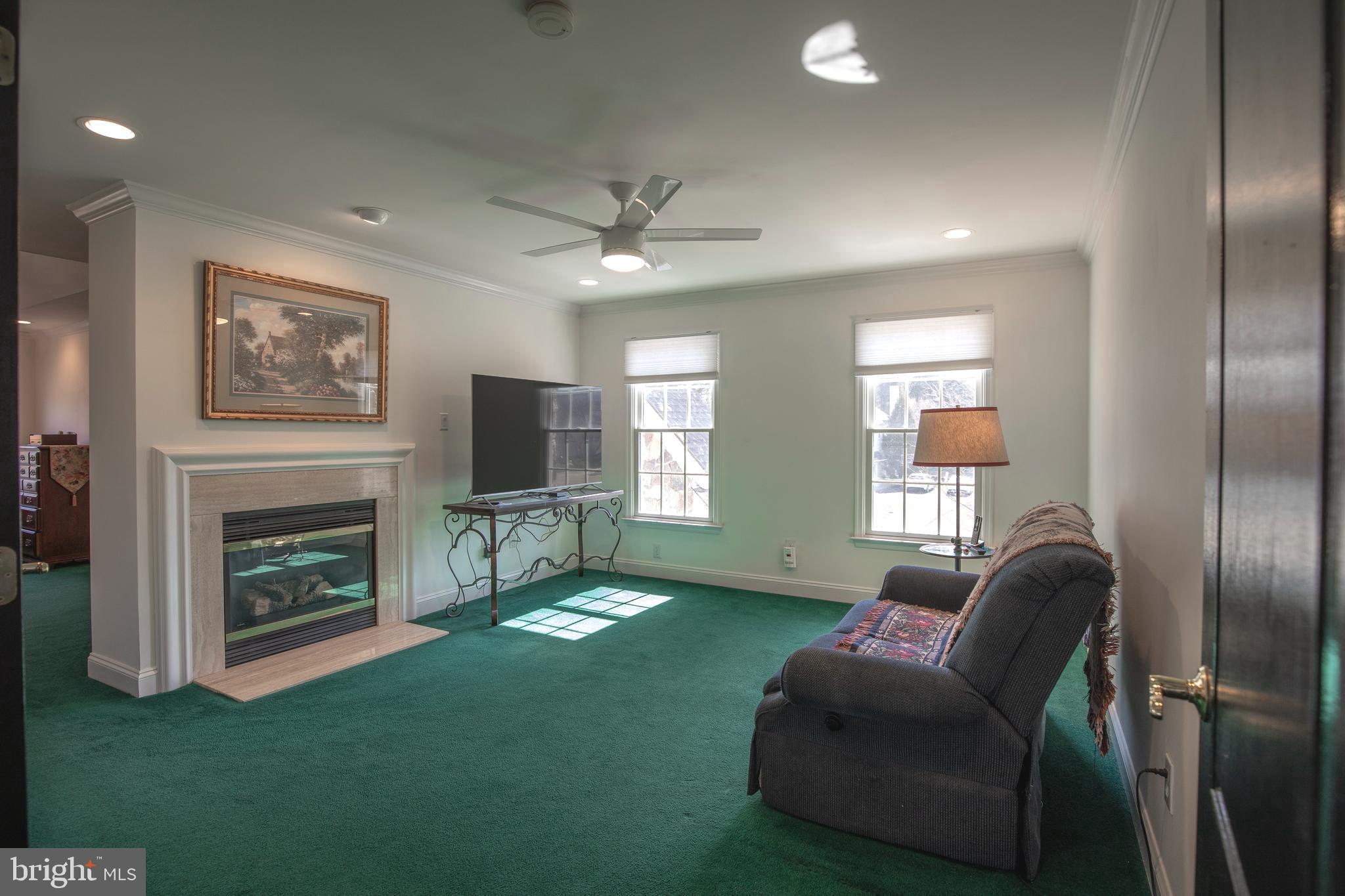 OAKS OF BUCKINGHAM - Residential