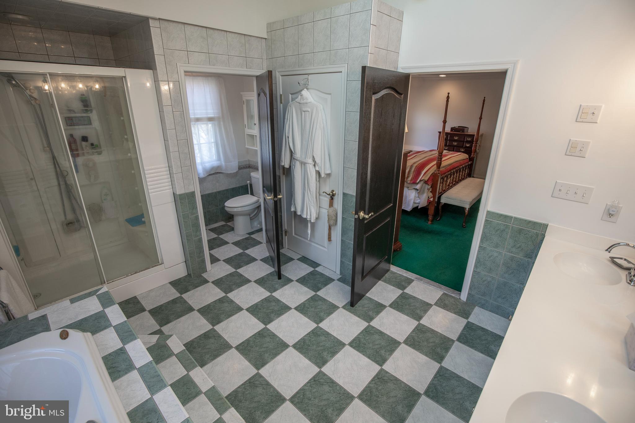 OAKS OF BUCKINGHAM - Residential