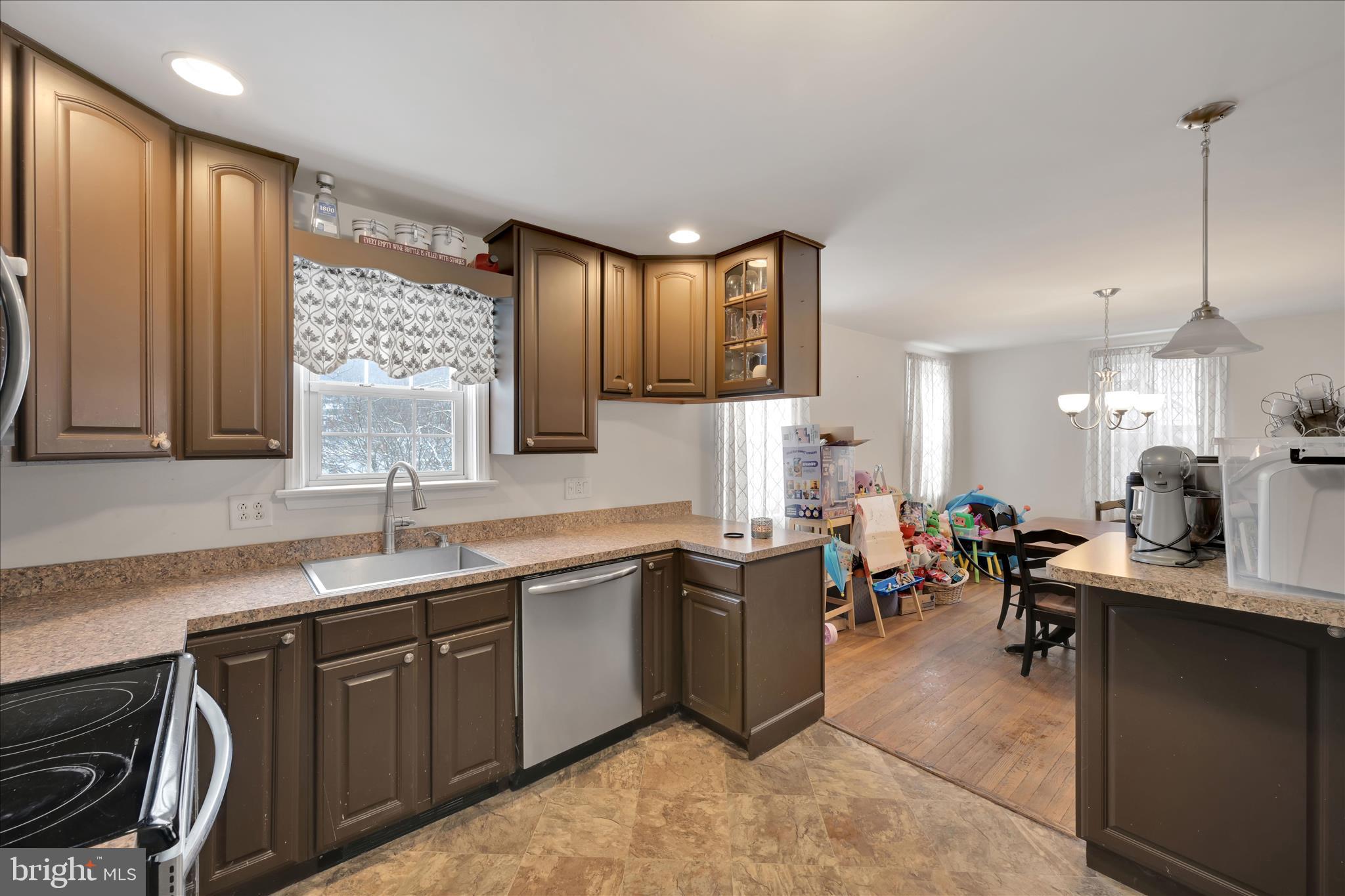 POTTSVILLE - Residential