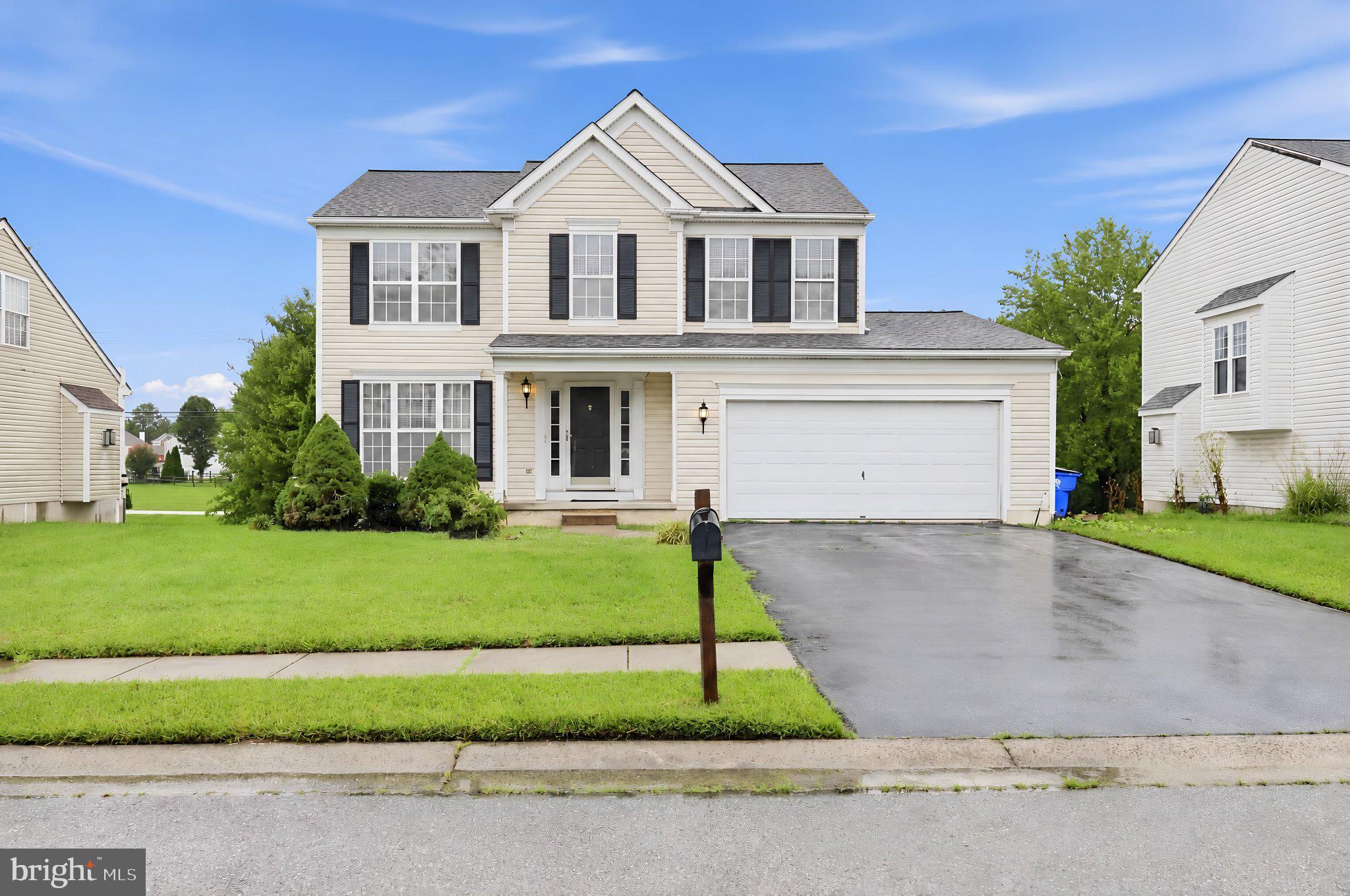 6 BLUE MIST COURT