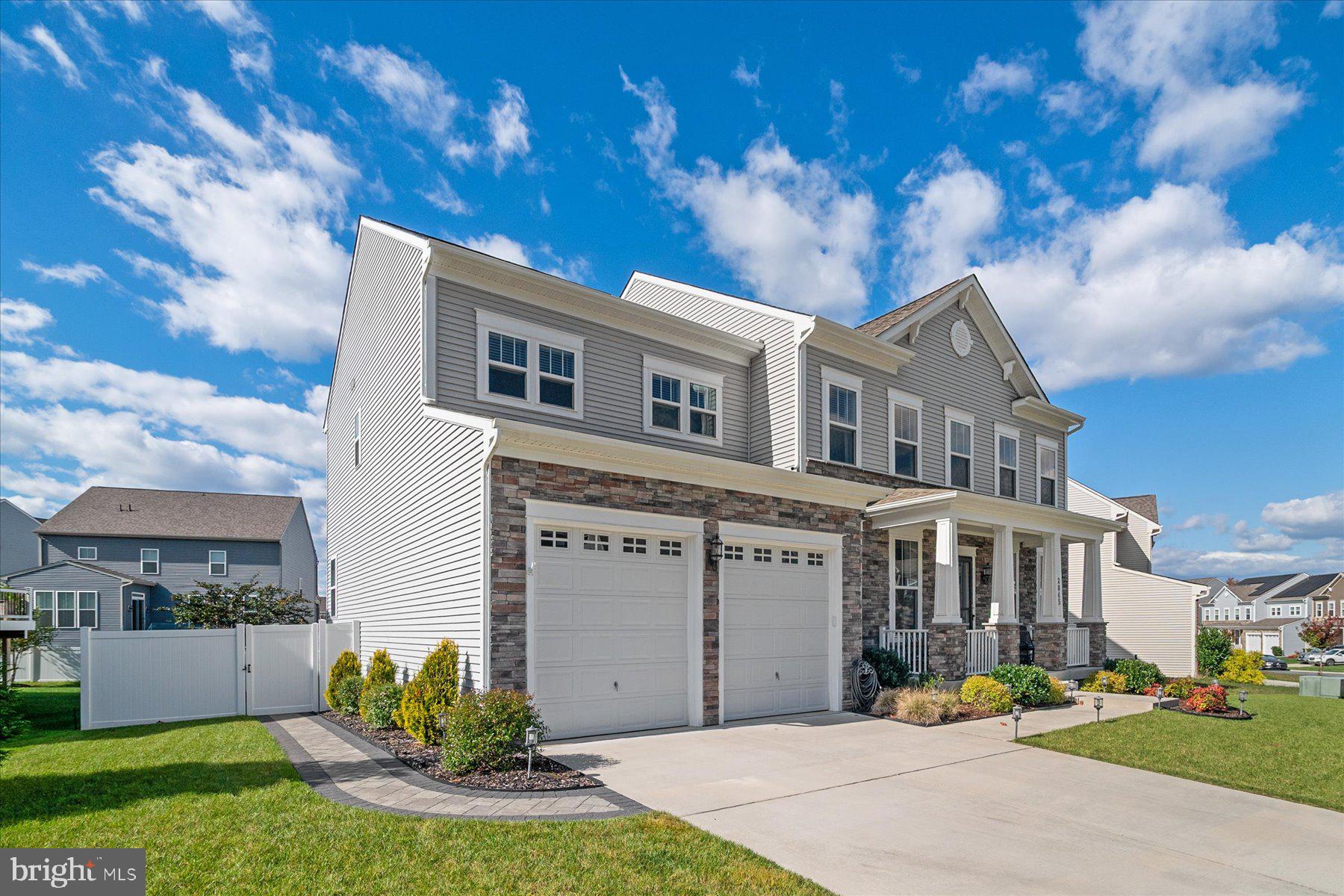 TWO RIVERS - Residential