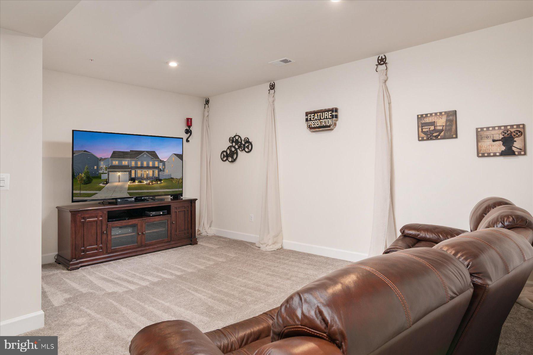 TWO RIVERS - Residential