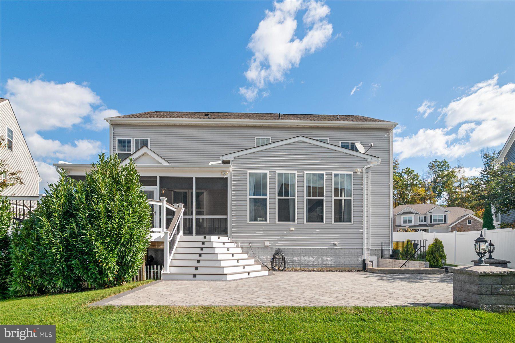 TWO RIVERS - Residential