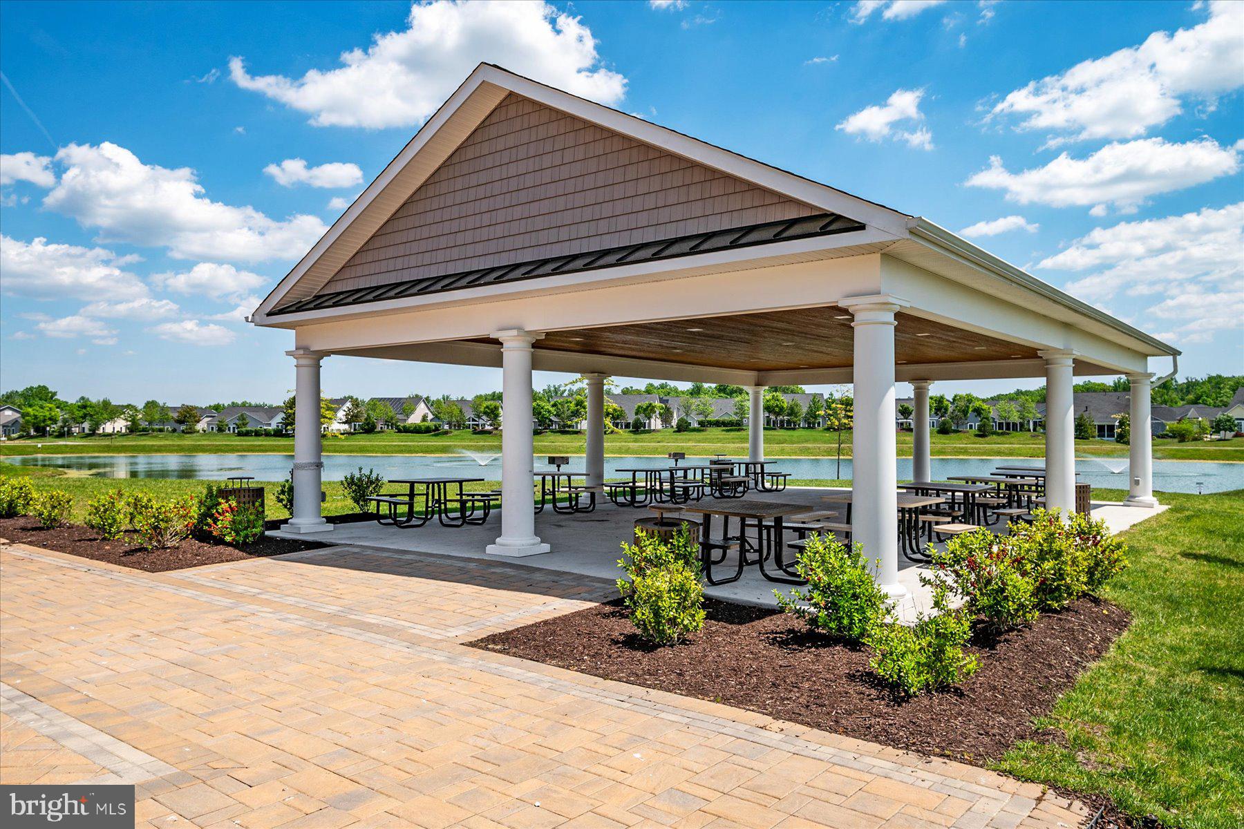 TWO RIVERS - Residential