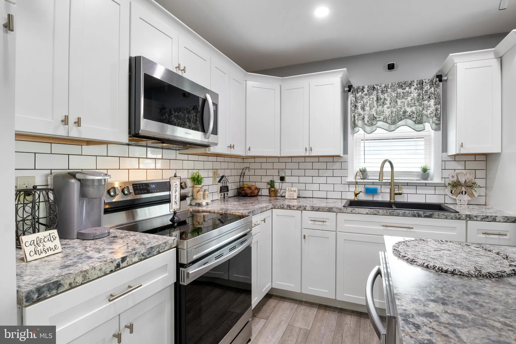 Ephrata, Pennsylvania 17522, United States, 4 Bedrooms Bedrooms, ,2 BathroomsBathrooms,Residential,Pending,212984