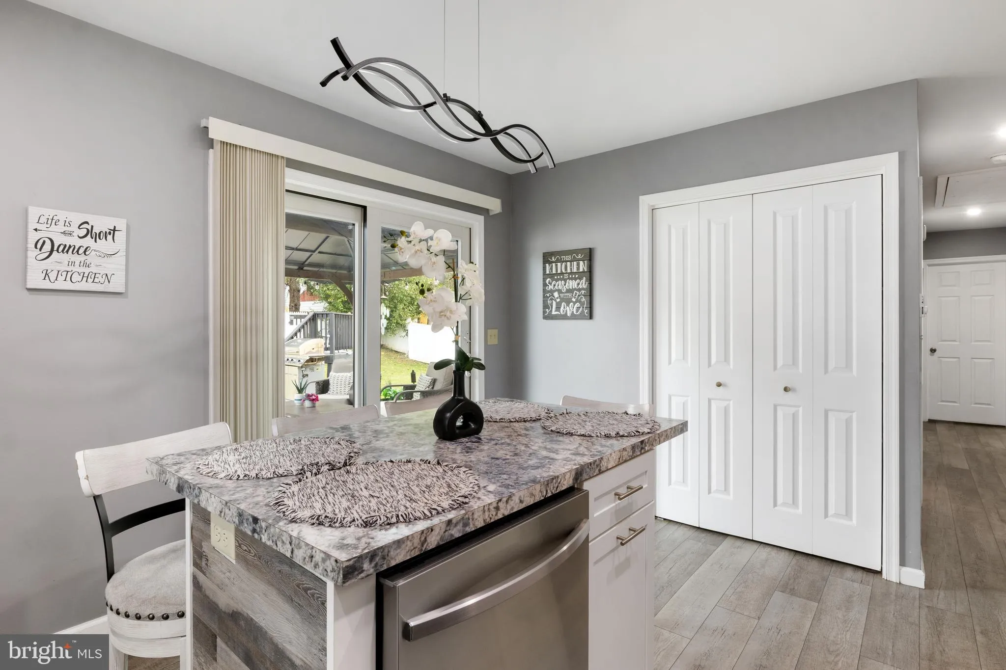 Ephrata, Pennsylvania 17522, United States, 4 Bedrooms Bedrooms, ,2 BathroomsBathrooms,Residential,Pending,212984