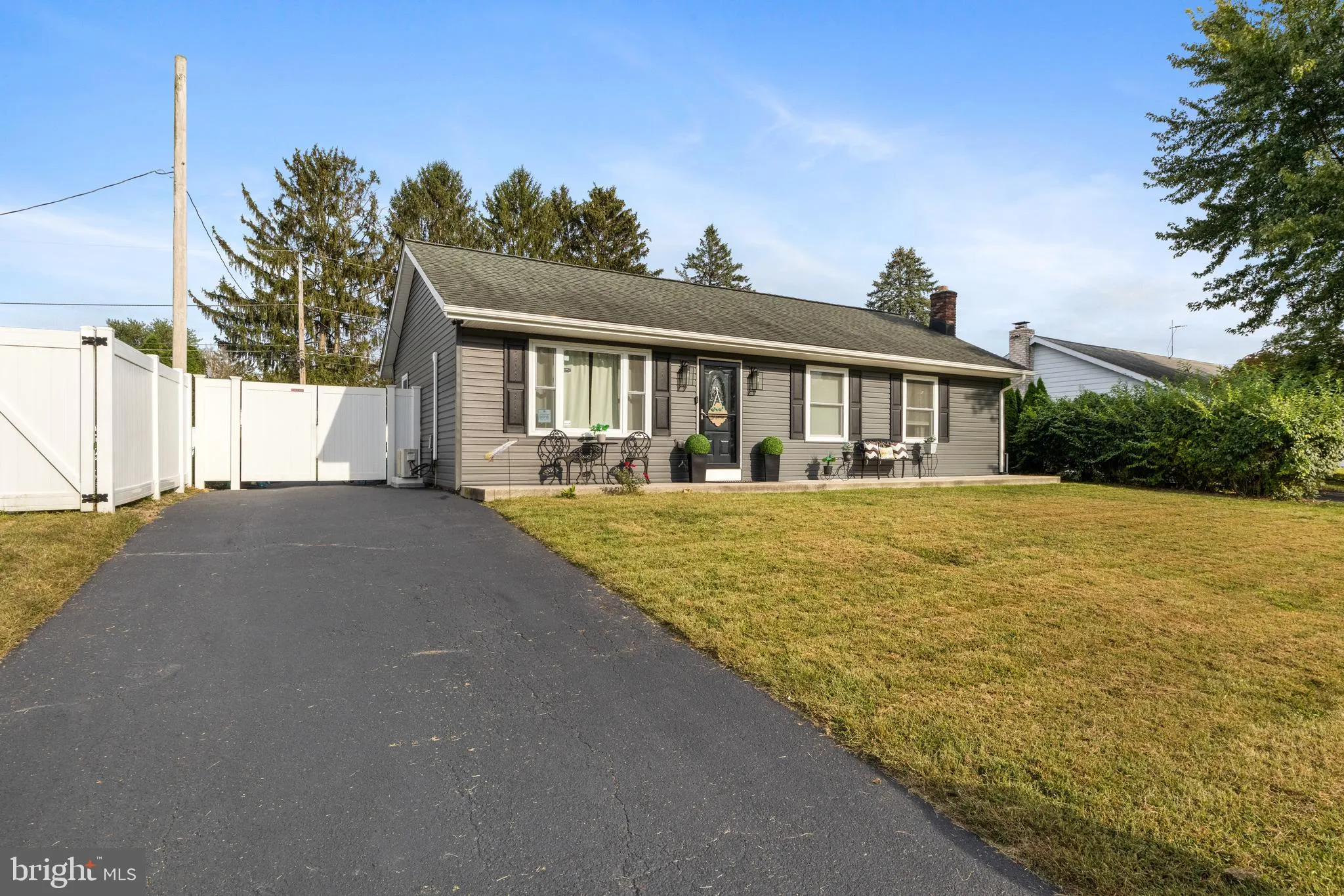 Ephrata, Pennsylvania 17522, United States, 4 Bedrooms Bedrooms, ,2 BathroomsBathrooms,Residential,Pending,212984