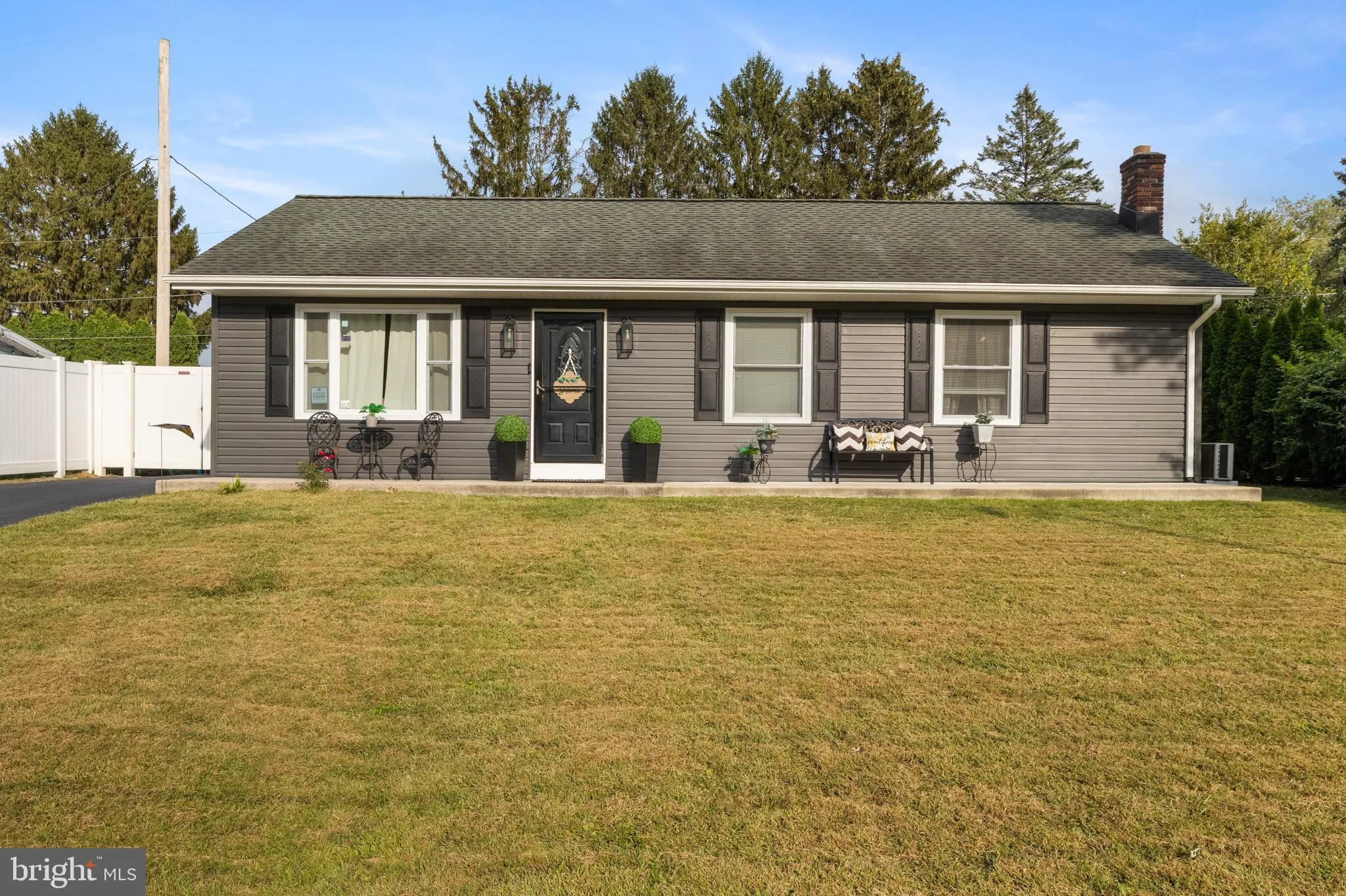 Ephrata, Pennsylvania 17522, United States, 4 Bedrooms Bedrooms, ,2 BathroomsBathrooms,Residential,Pending,212984