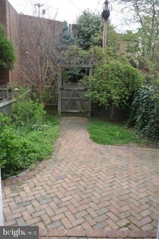 HISTORIC DISTRICT - Residential Lease