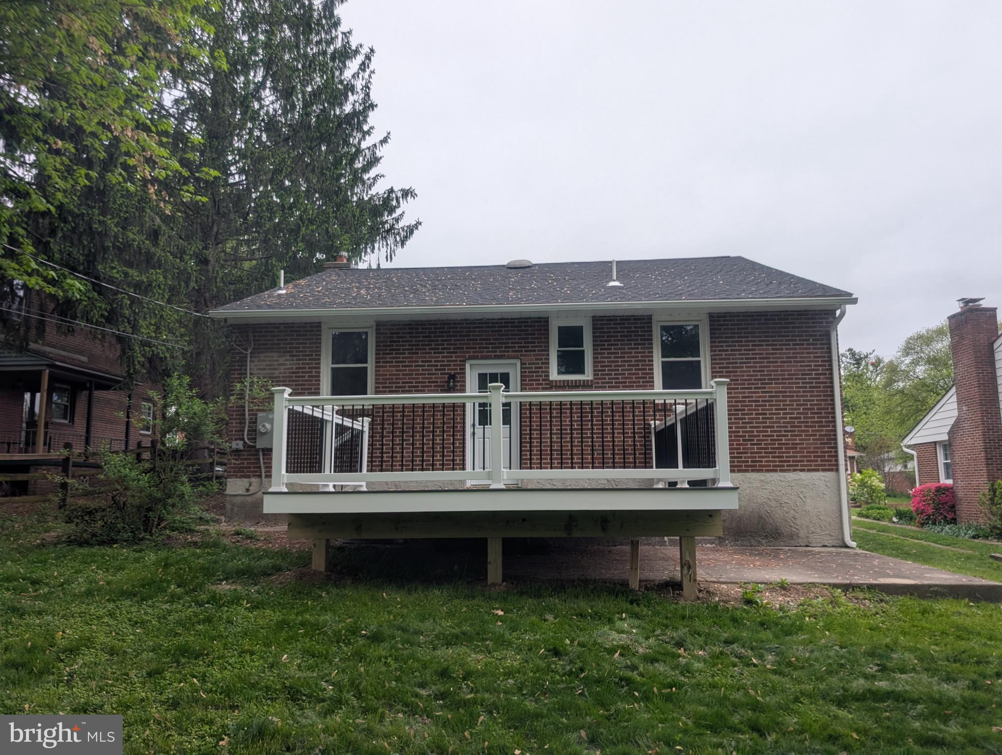 536 BROOK ROAD