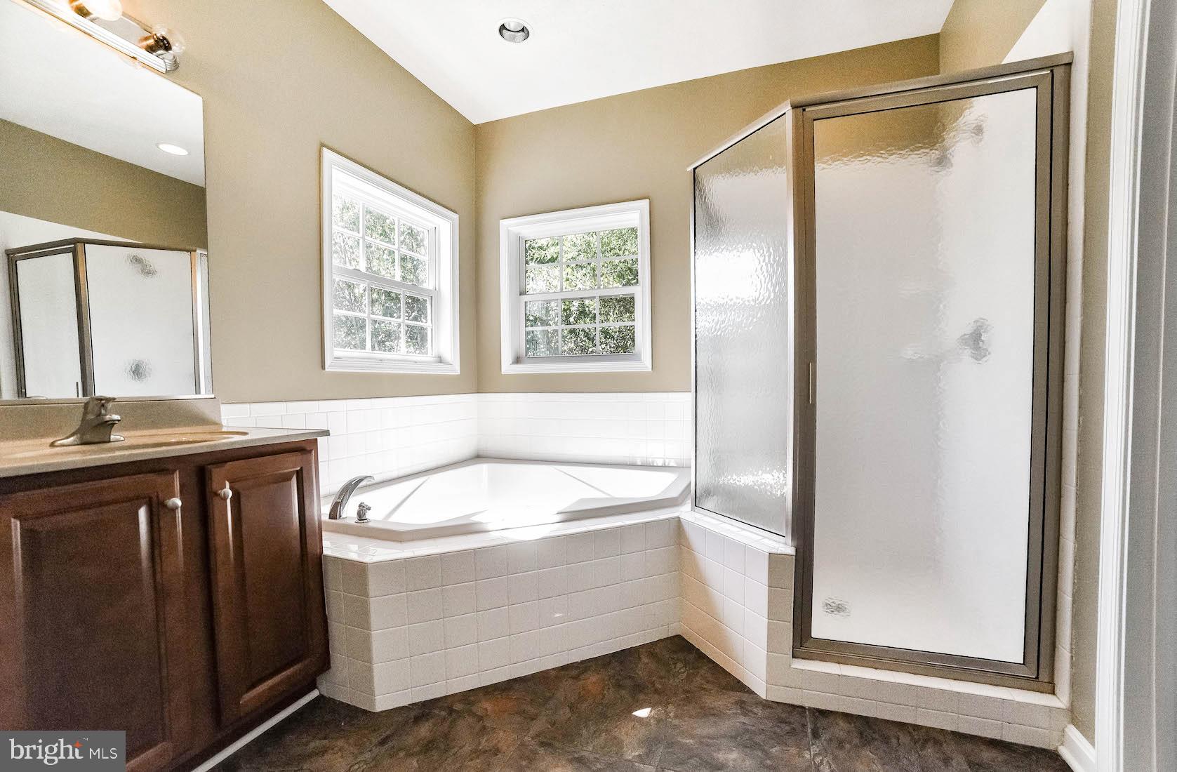 ST. GEORGES BEACH - Residential