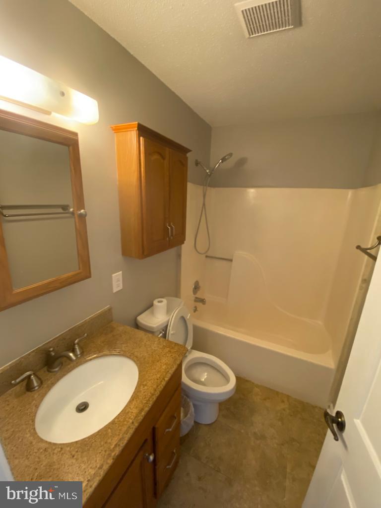 WILLOW BROOK - Residential Lease