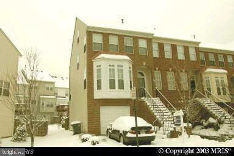 Photo of 2587 James Madison Circle, HERNDON, VA 20171 (MLS # VAFX2293252)