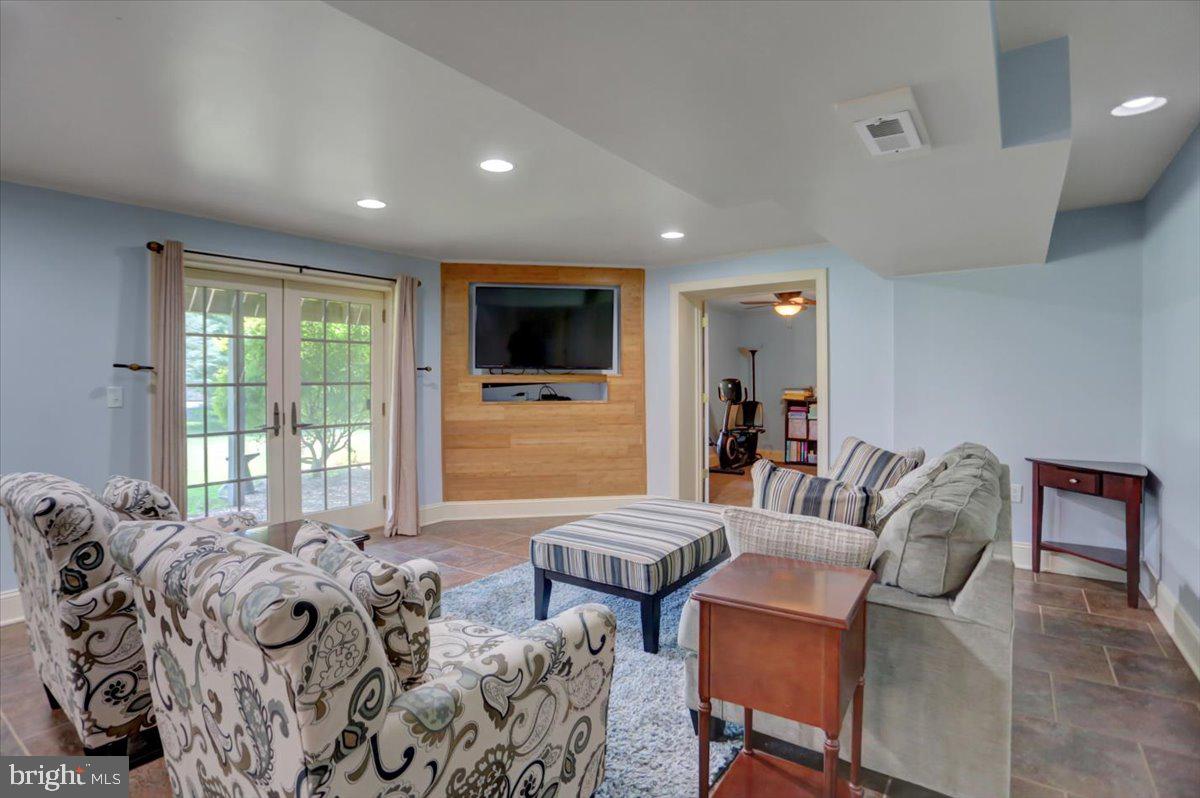 PEMBERTON - Residential