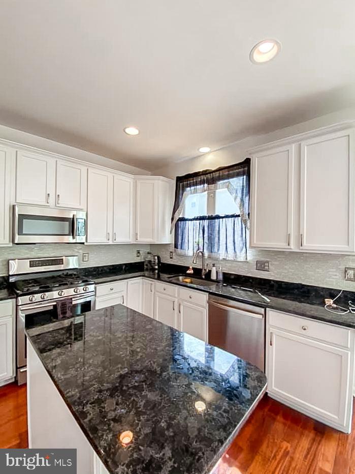 SEQUOIA LEA - Residential Lease