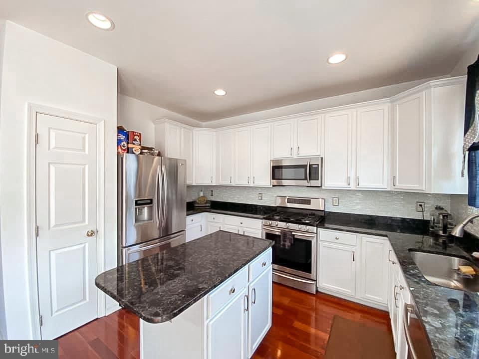 SEQUOIA LEA - Residential Lease