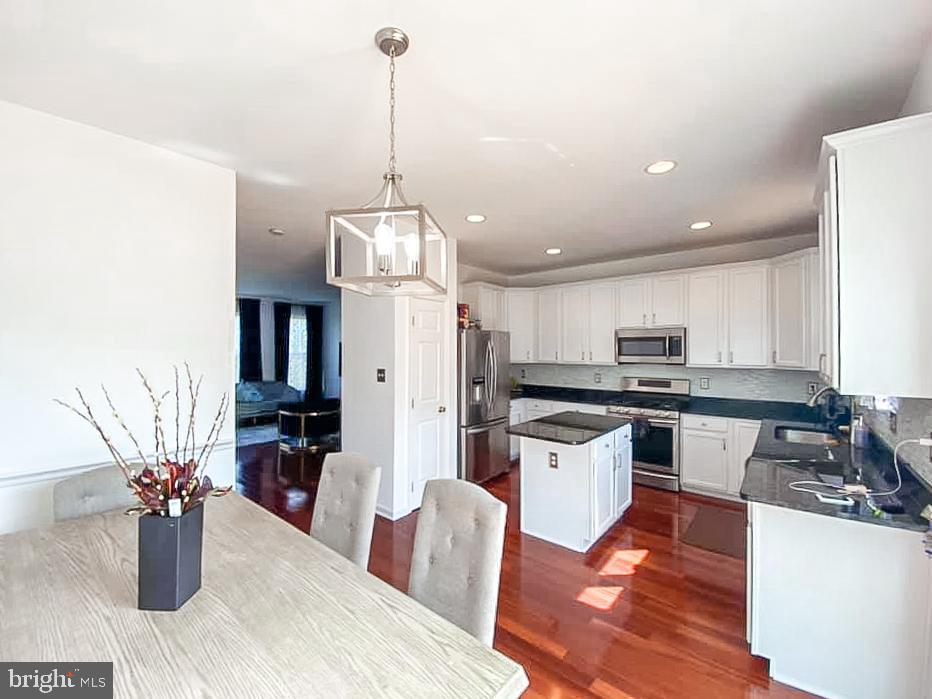 SEQUOIA LEA - Residential Lease