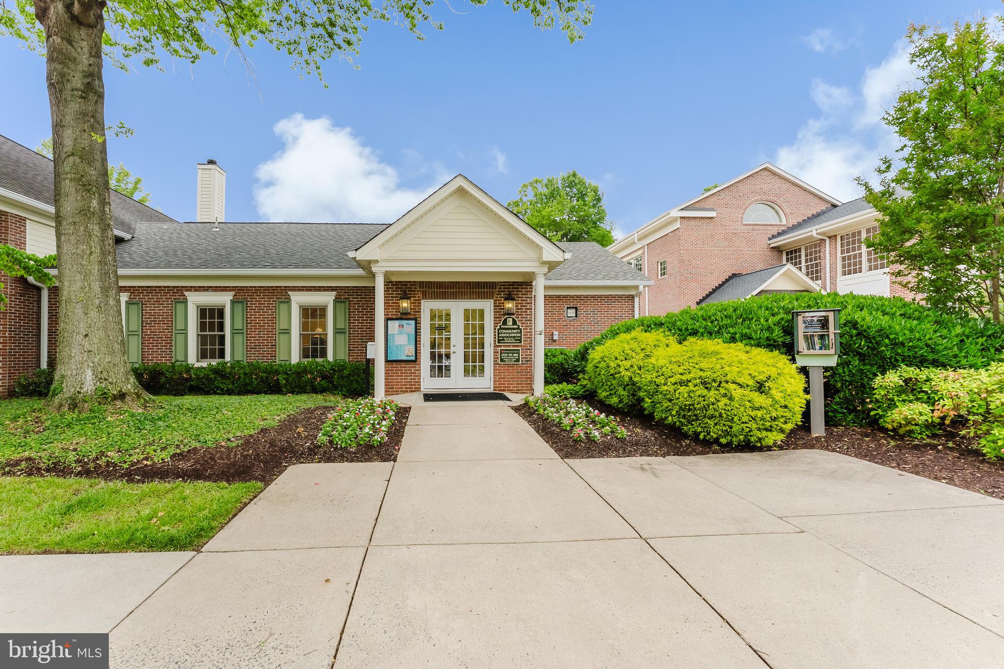 PENDERBROOK - Residential