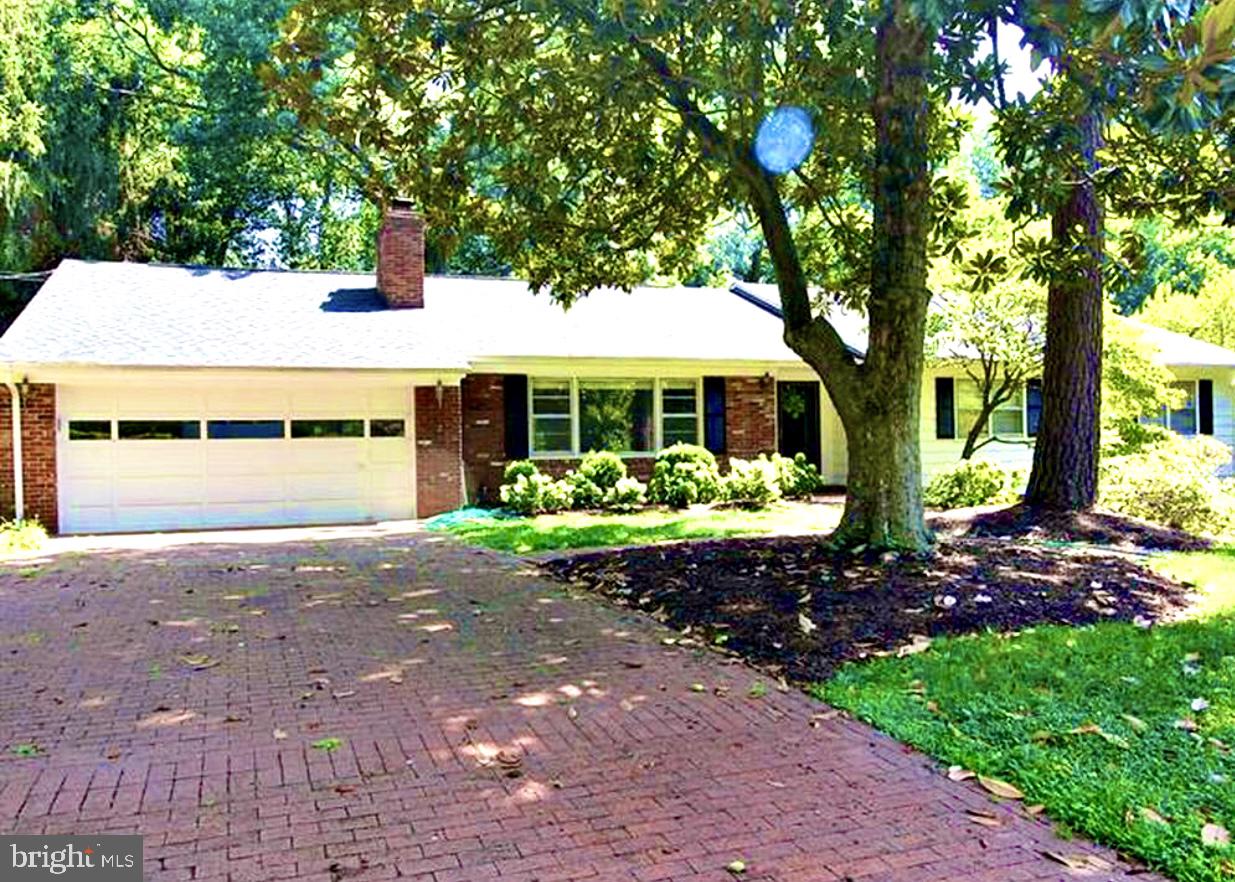 CHESTERBROOK WOODS - Residential Lease