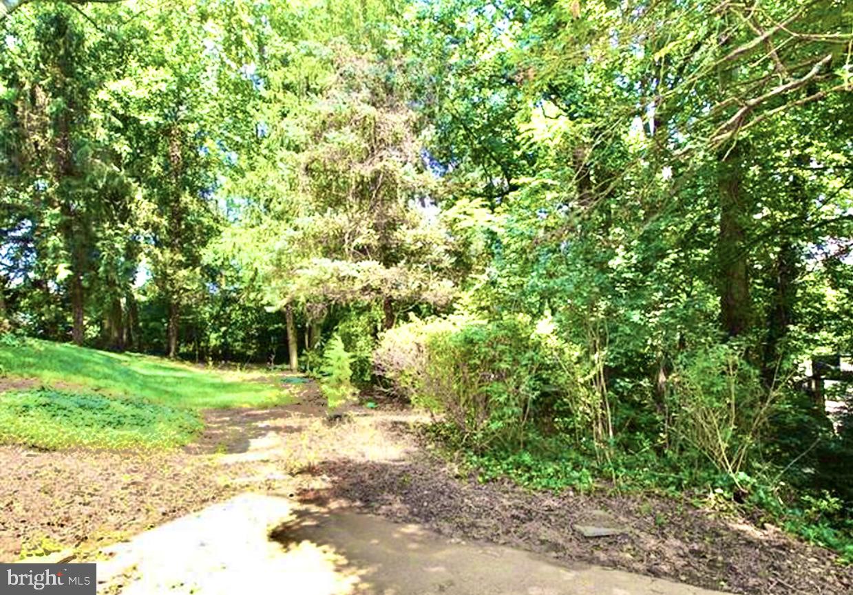 CHESTERBROOK WOODS - Residential Lease