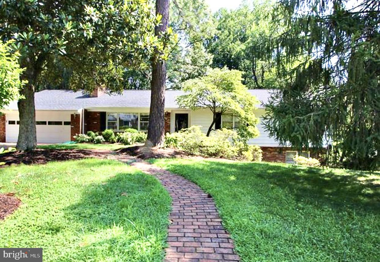 CHESTERBROOK WOODS - Residential Lease