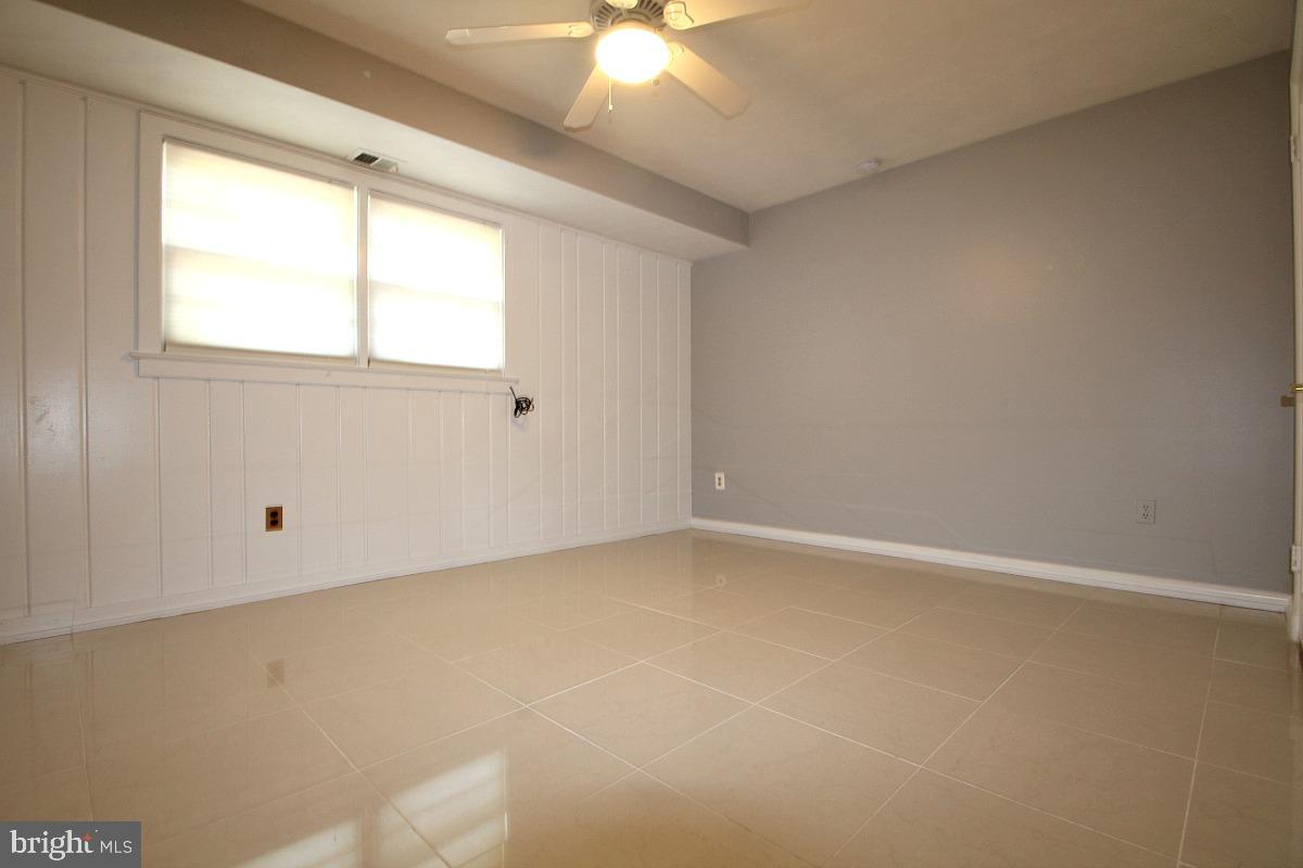 CHESTERBROOK WOODS - Residential Lease