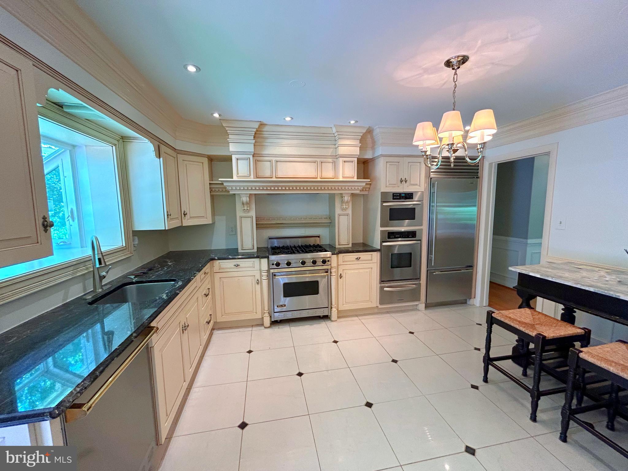 CHESTERBROOK WOODS - Residential Lease