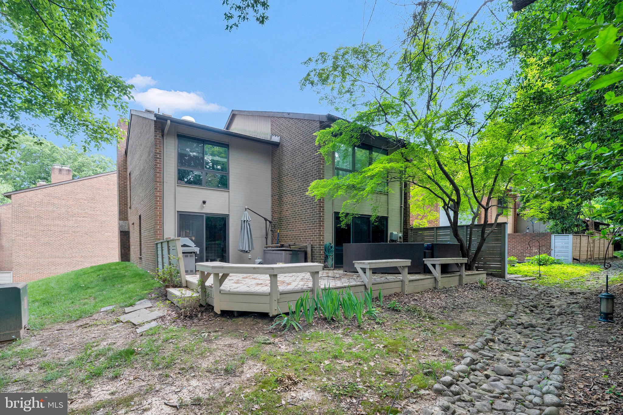 RESTON - Residential