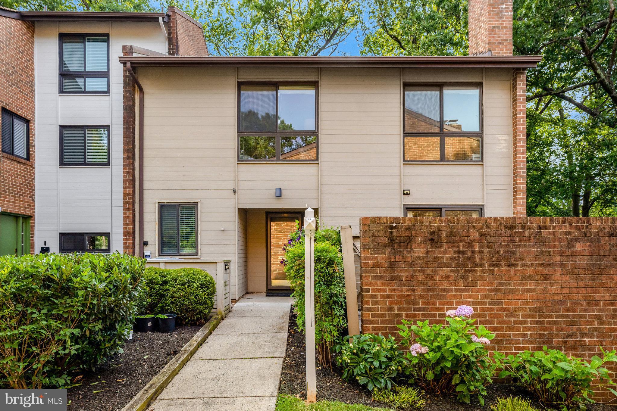 RESTON - Residential