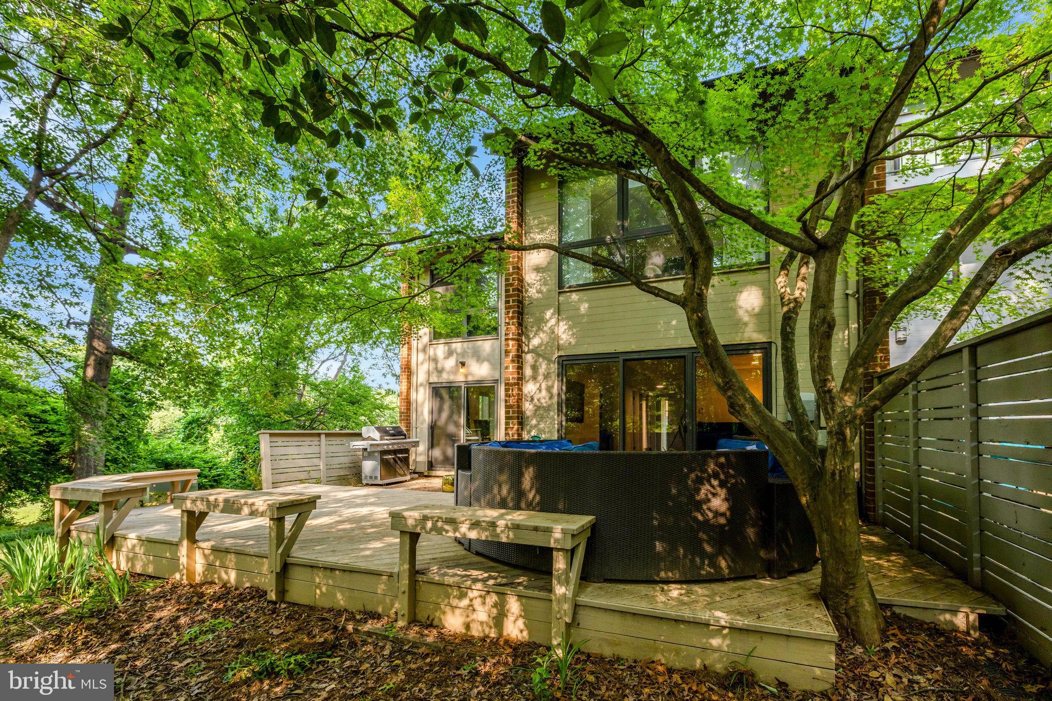 RESTON - Residential