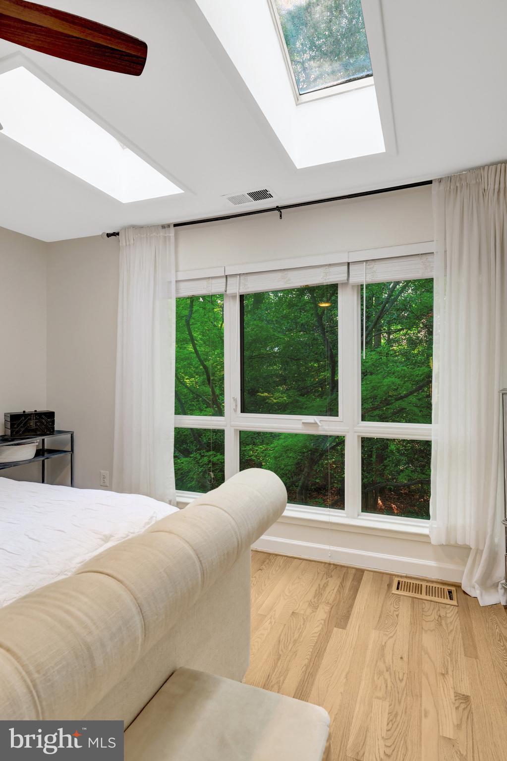 RESTON - Residential