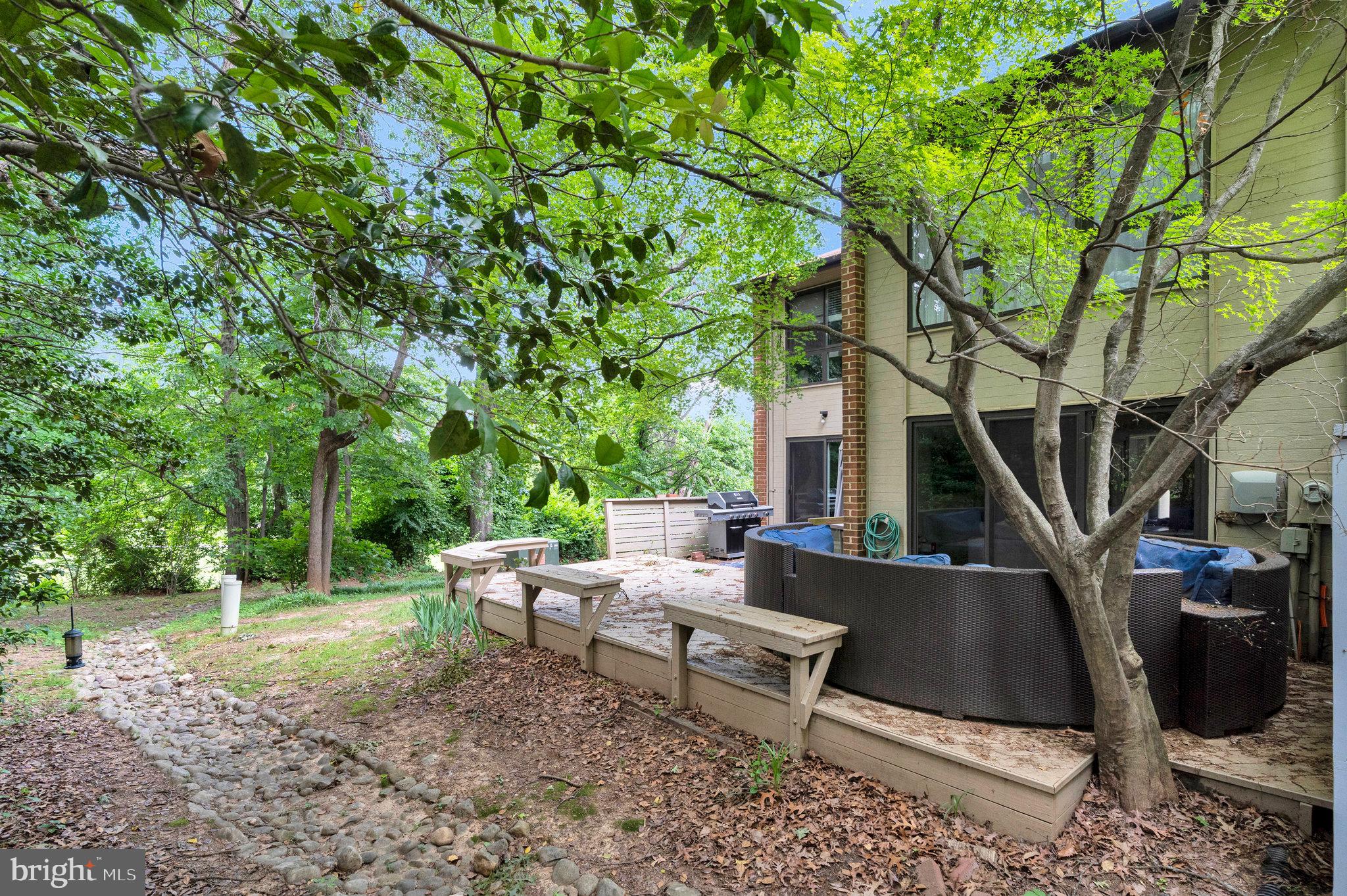 RESTON - Residential